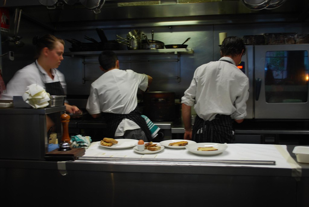 Restaurants & Kitchens